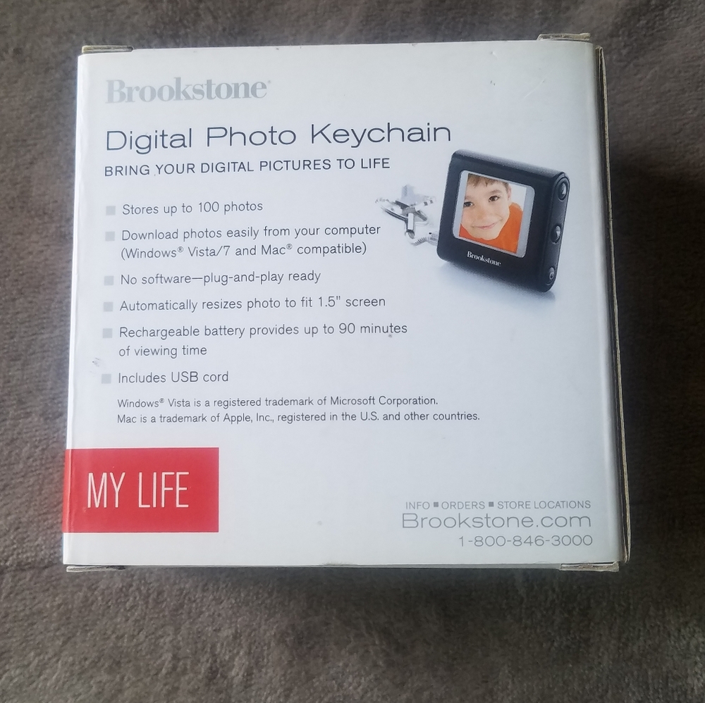 Brookstone Digital Photo Keychain - Picture 6 of 6
